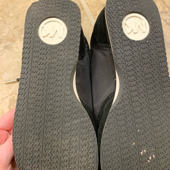 Michael Kors Tennis Shoe 7.5M - Picture 2 of 6